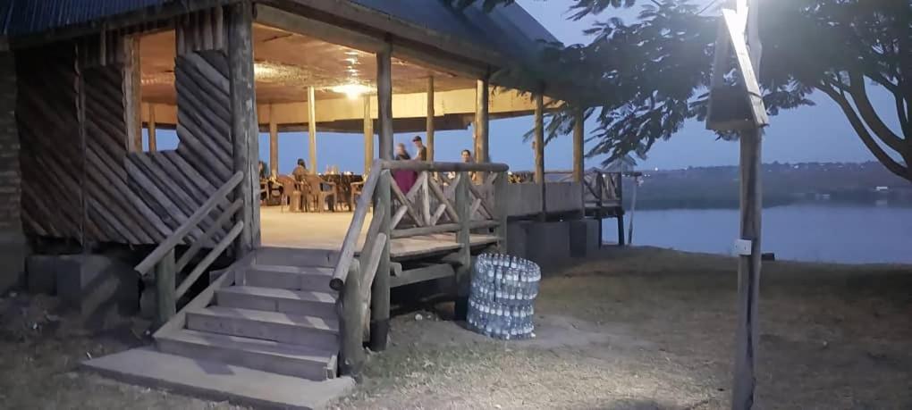 Tembo Safari Lodge Katunguru Εξωτερικό φωτογραφία